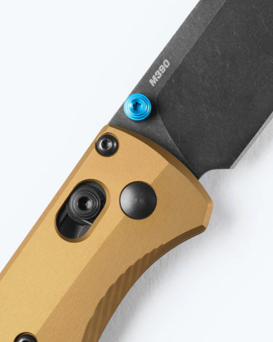 Benchmade Bugout® | Burnt Brass Aluminum