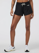 Vuori Women's Clementine 2.0 Short 2.5"